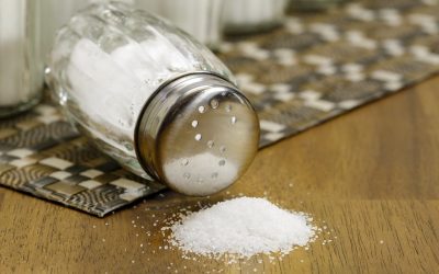 Comer sin sal puede reducir casi 20% el riesgo de sufrir la arritmia más frecuente del corazón
